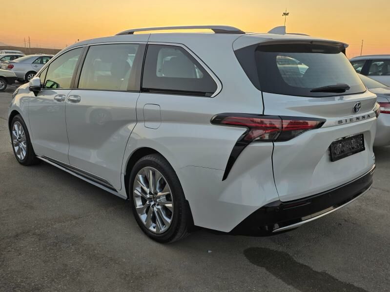 Toyota Sienna 2022 - 710 000 TMT - Aşgabat - img 7