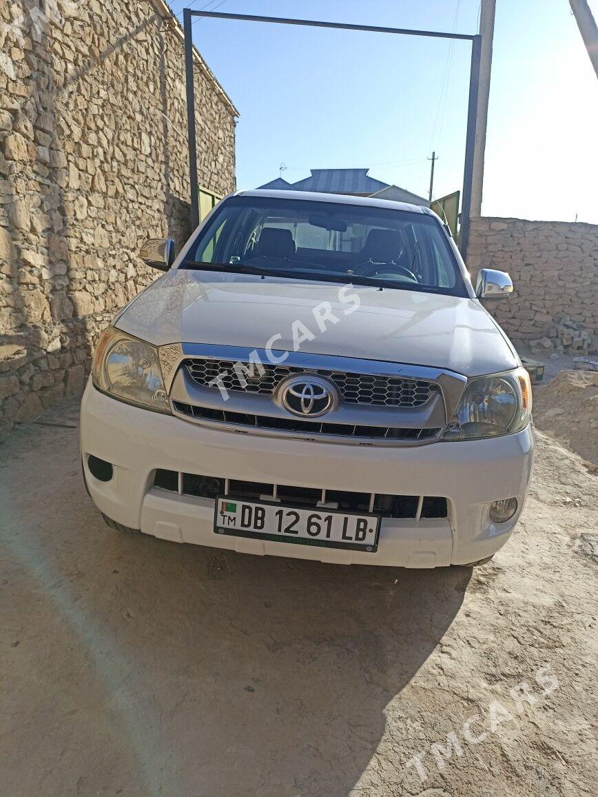 Toyota Hilux 2008 - 260 000 TMT - Magdanly - img 5
