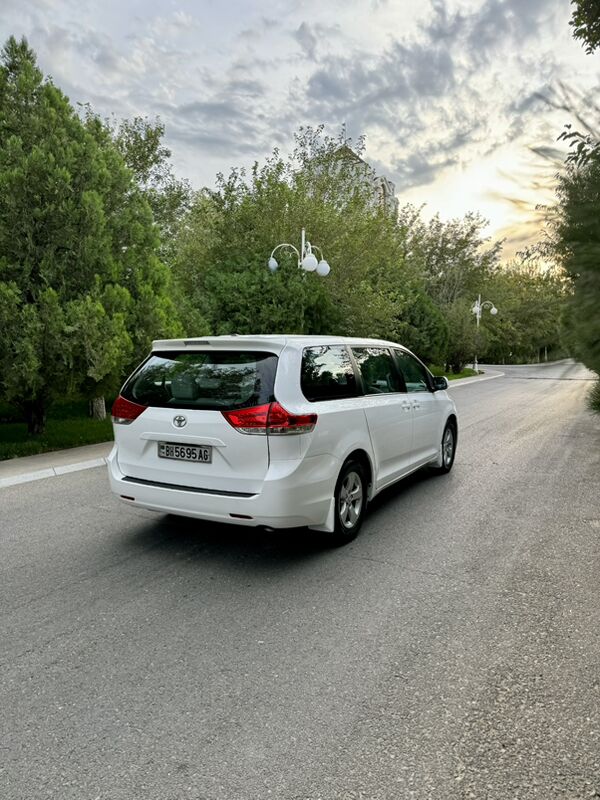 Toyota Sienna 2012 - 275 000 TMT - Aşgabat - img 2