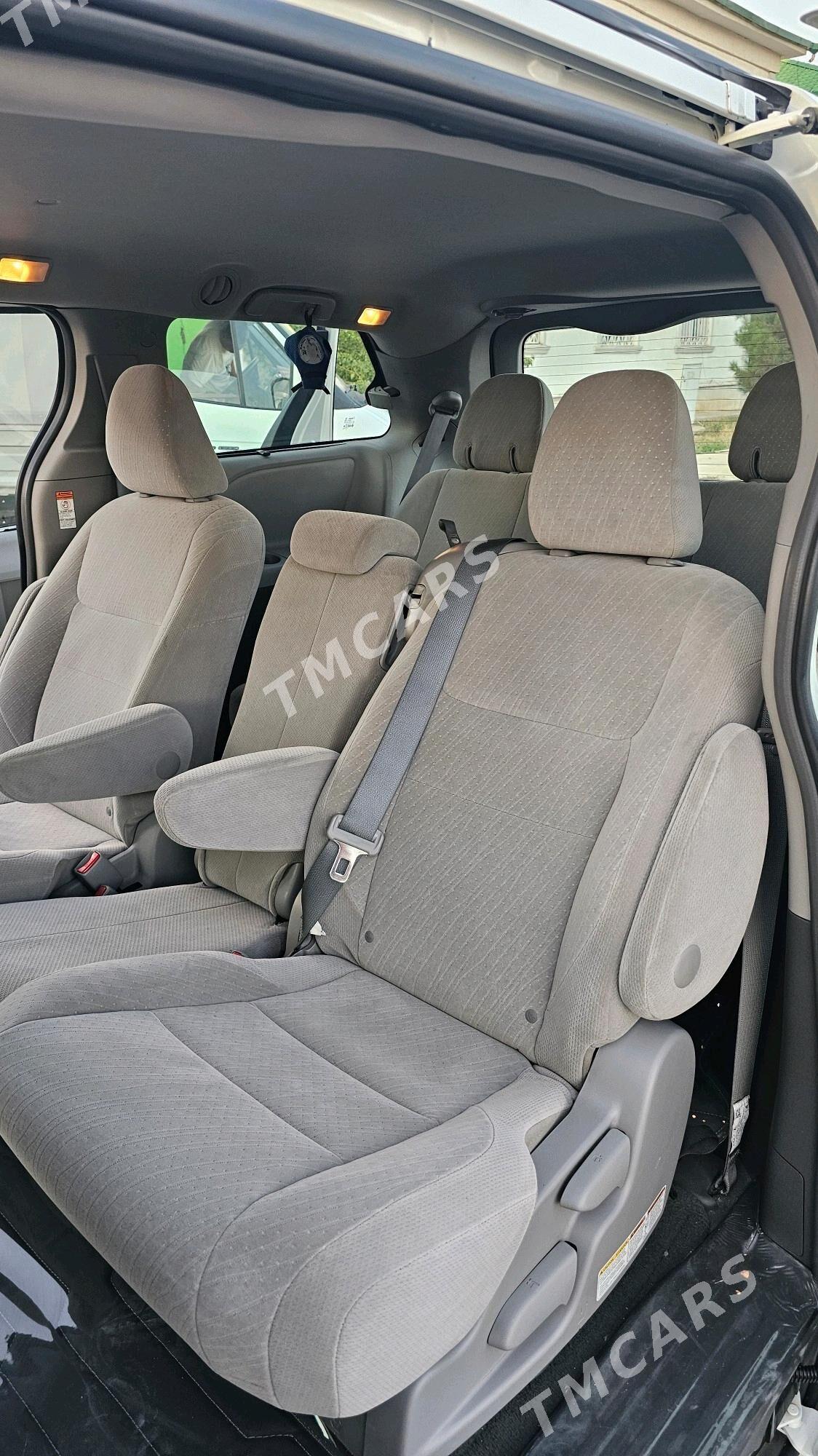 Toyota Sienna 2017 - 370 000 TMT - Ашхабад - img 3