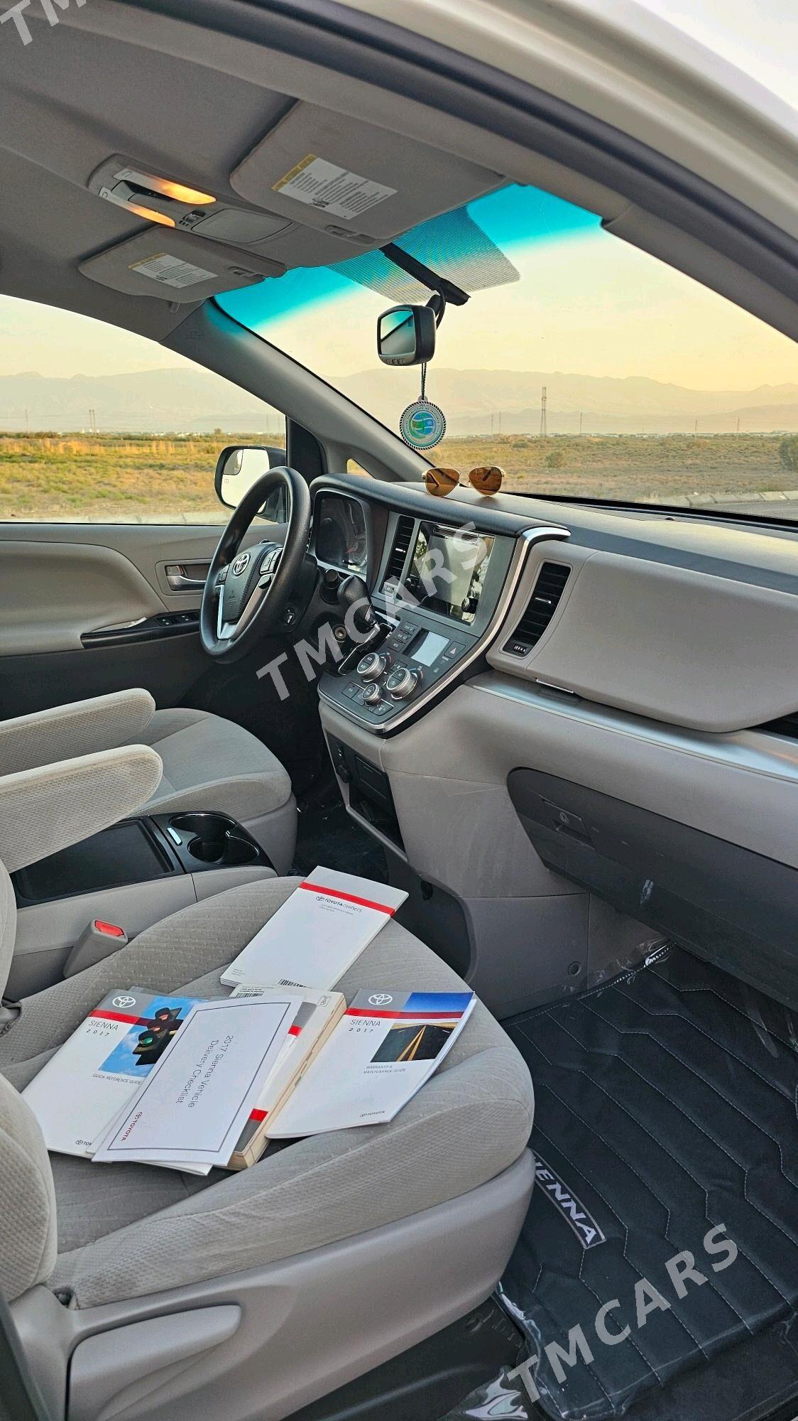 Toyota Sienna 2017 - 370 000 TMT - Ашхабад - img 4
