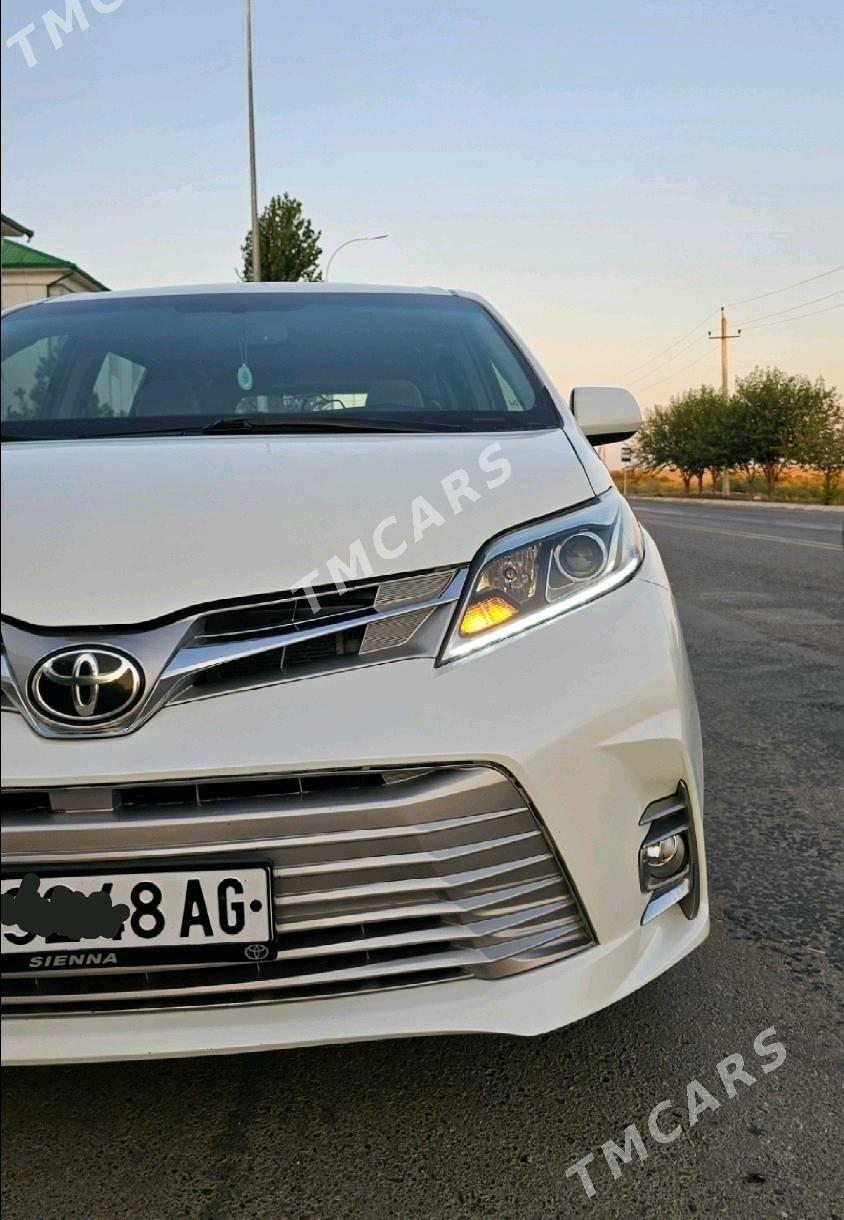 Toyota Sienna 2017 - 370 000 TMT - Ашхабад - img 9