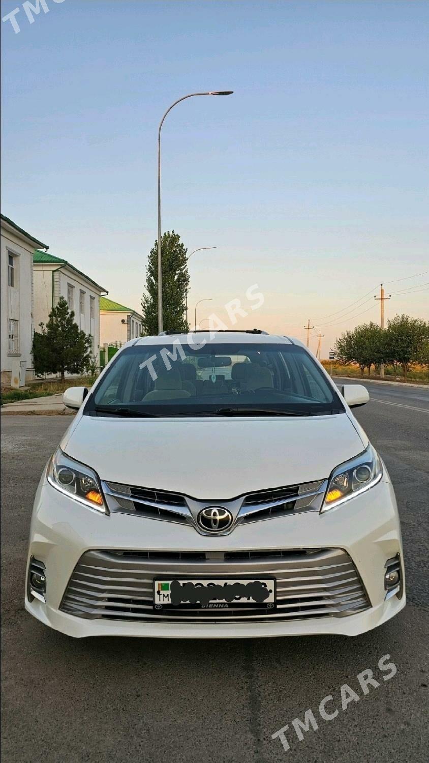 Toyota Sienna 2017 - 370 000 TMT - Ашхабад - img 8