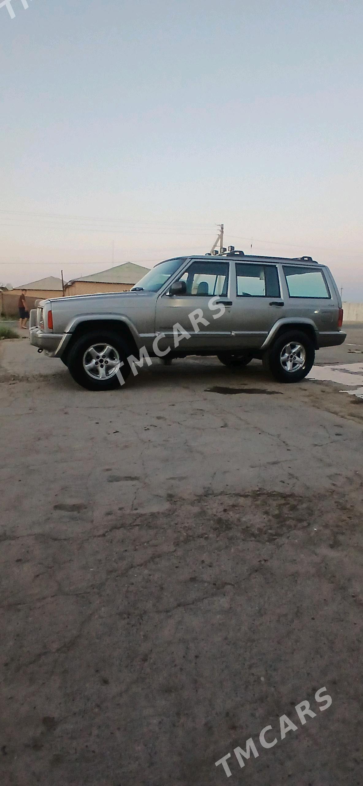 Jeep Cherokee 2001 - 50 000 TMT - Серахс - img 2