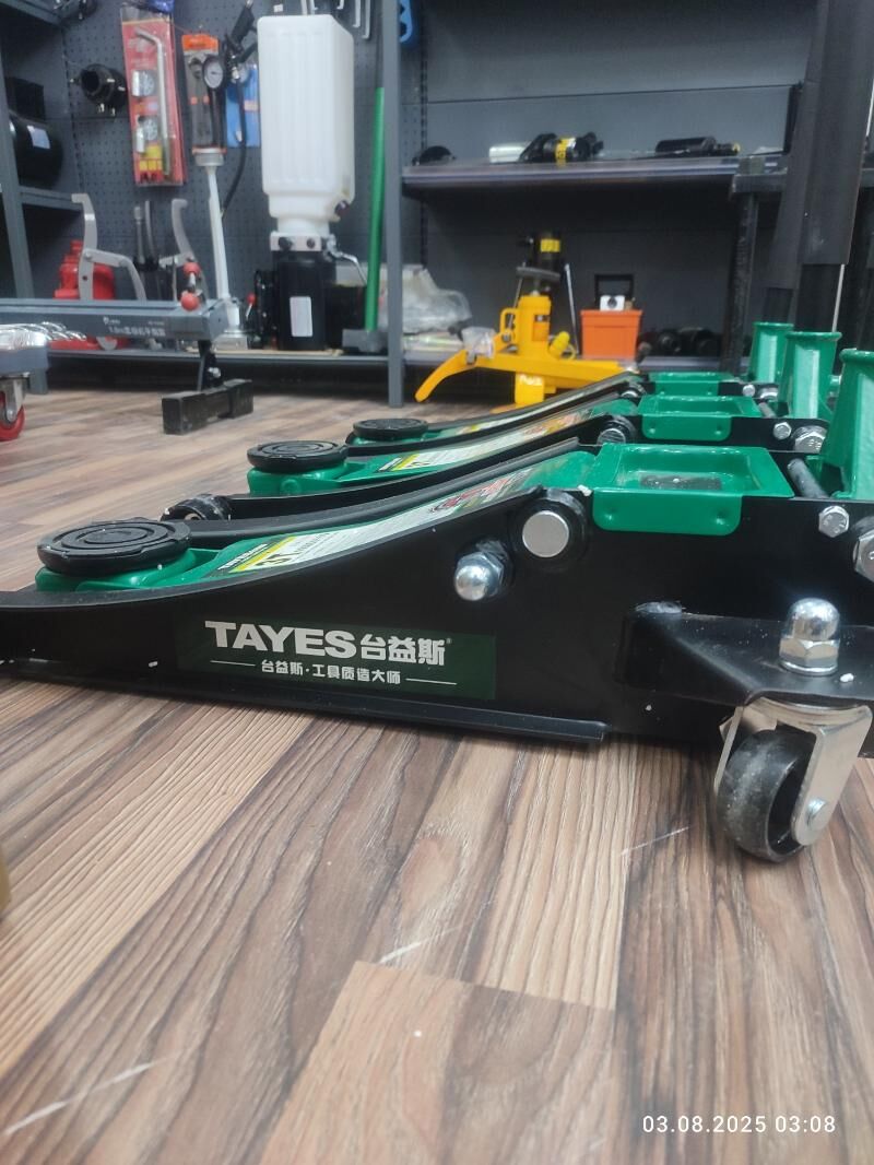 domkrat damkrat TAYES 1 900 TMT - Чоганлы - img 4