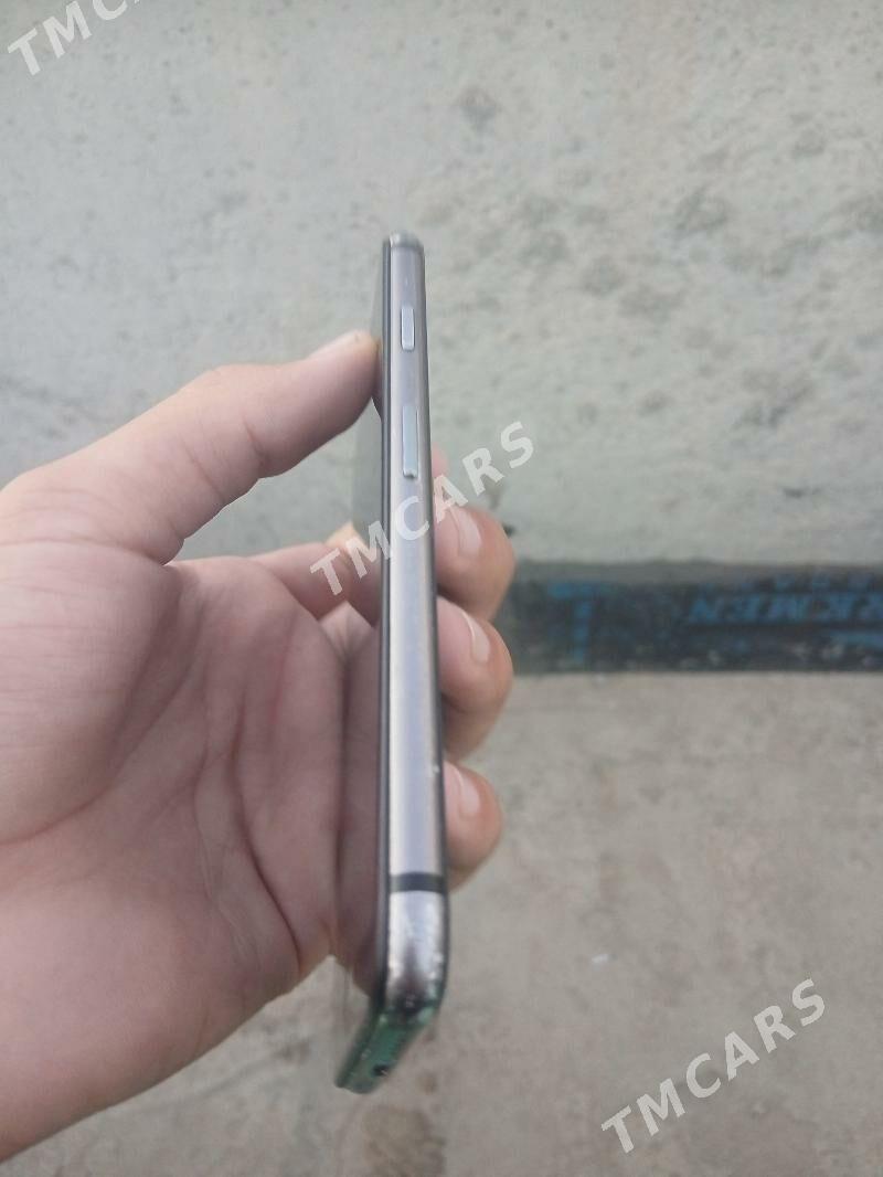 İphone 8 - Büzmeýin - img 5