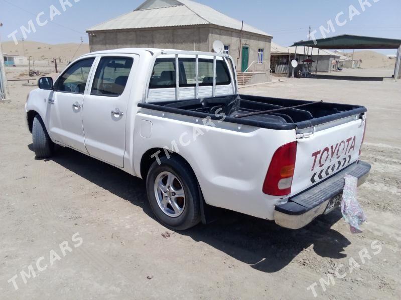 Toyota Hilux 2010 - 220 000 TMT - Эсенгулы - img 3