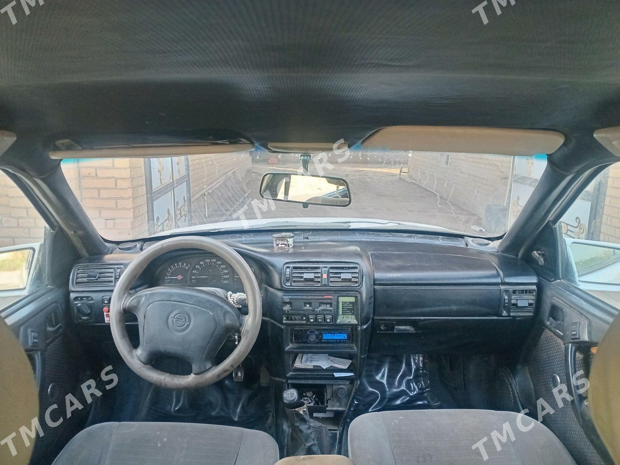 Opel Vectra 1994 - 33 000 TMT - Сакар - img 8