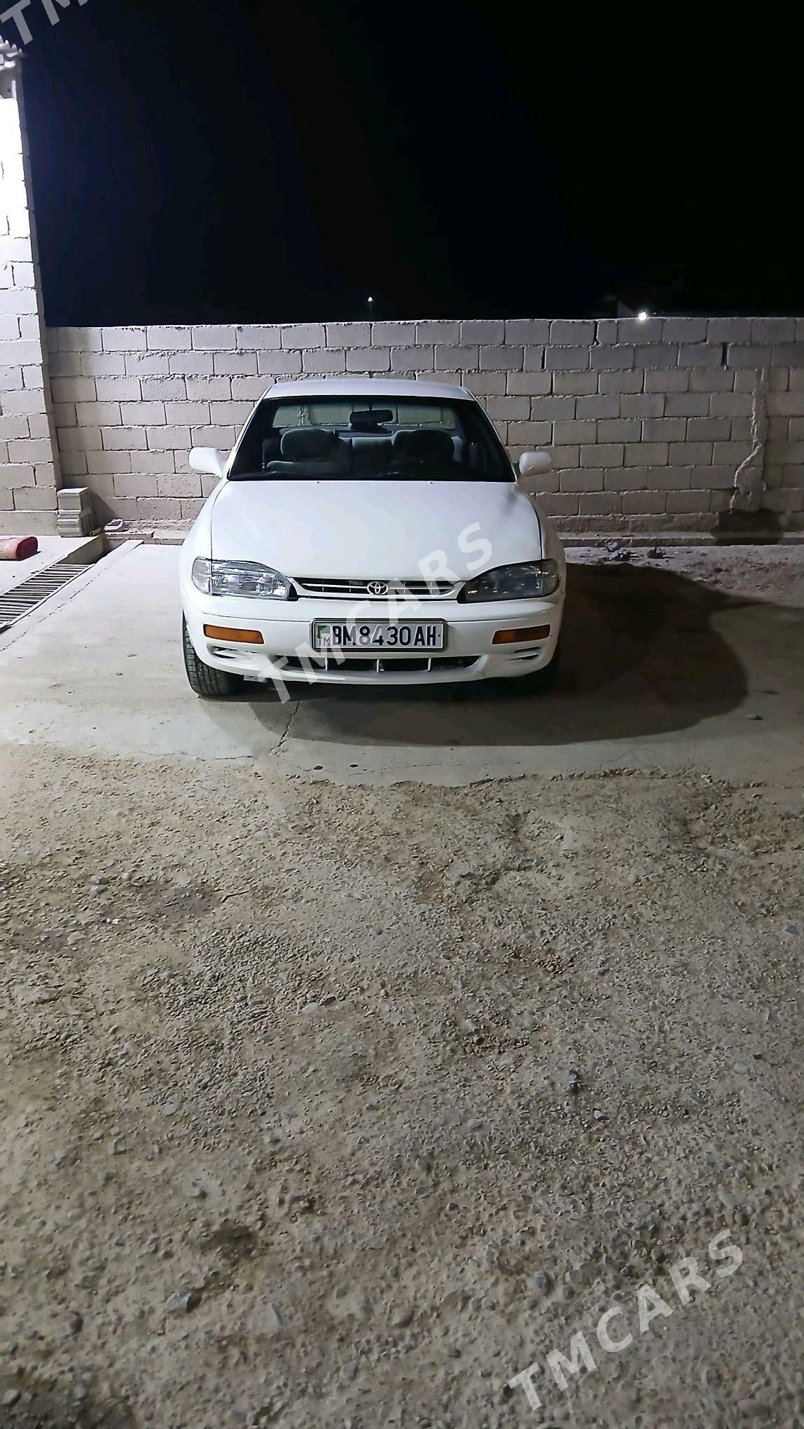 Toyota Camry 1995 - 100 000 TMT - Ýaşlyk - img 1