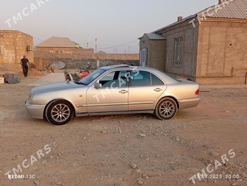 Mercedes-Benz E320 1996 - 60 000 TMT - Balkanabat - img 5