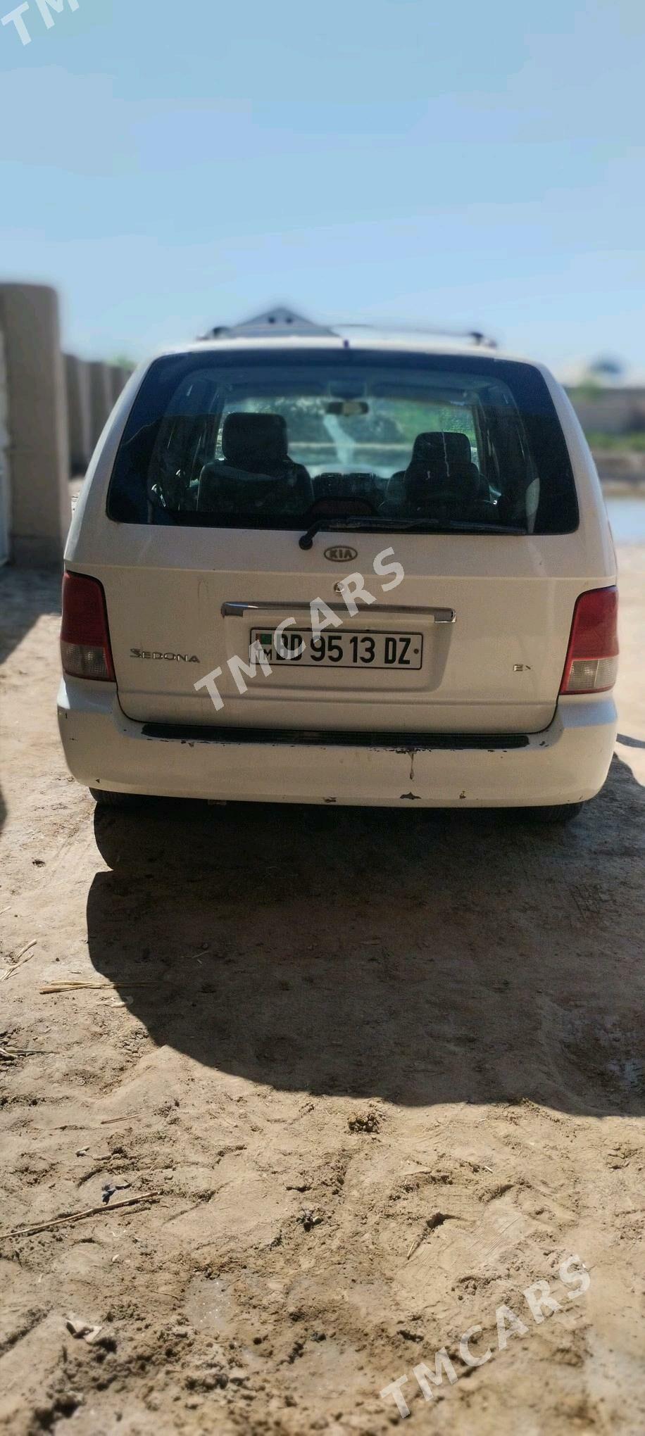 Kia Sedona 2002 - 35 000 TMT - Кёнеургенч - img 4