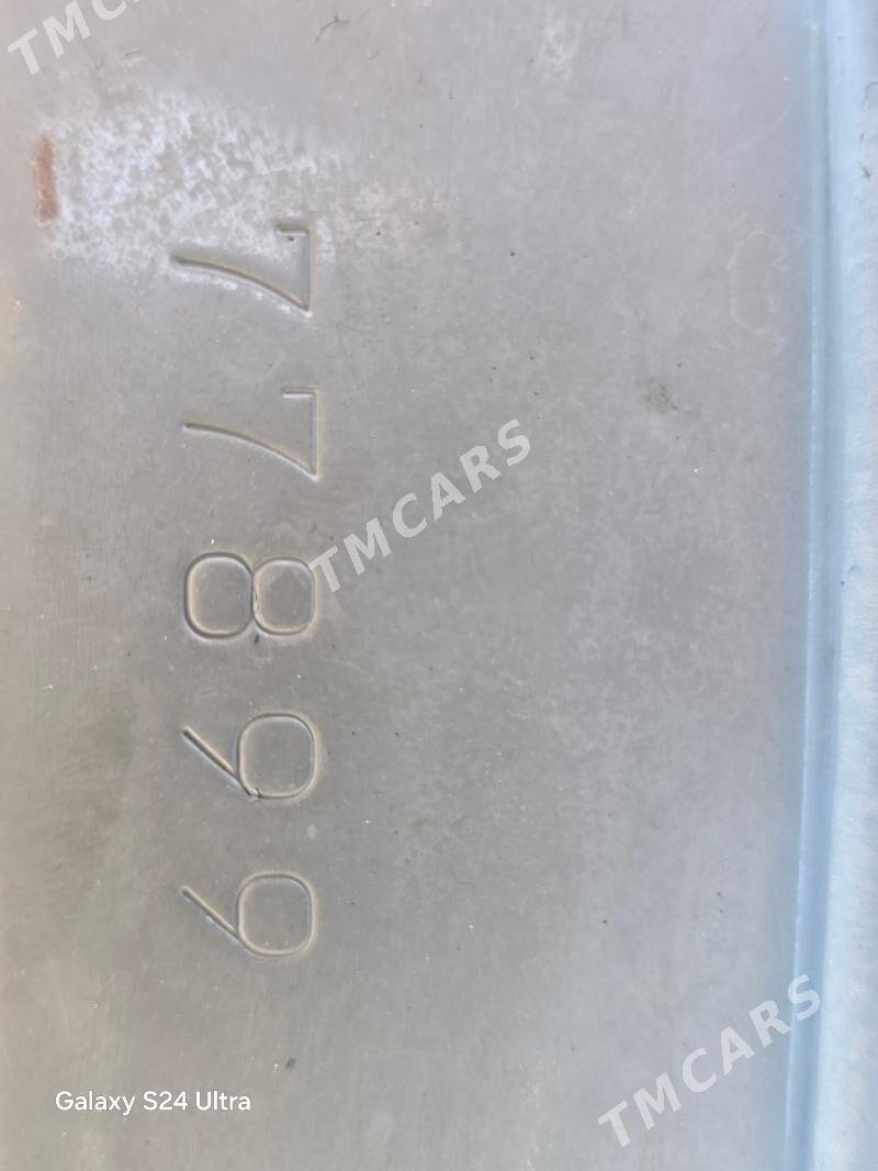 Toyota Camry 2003 - 210 000 TMT - Гумдаг - img 9