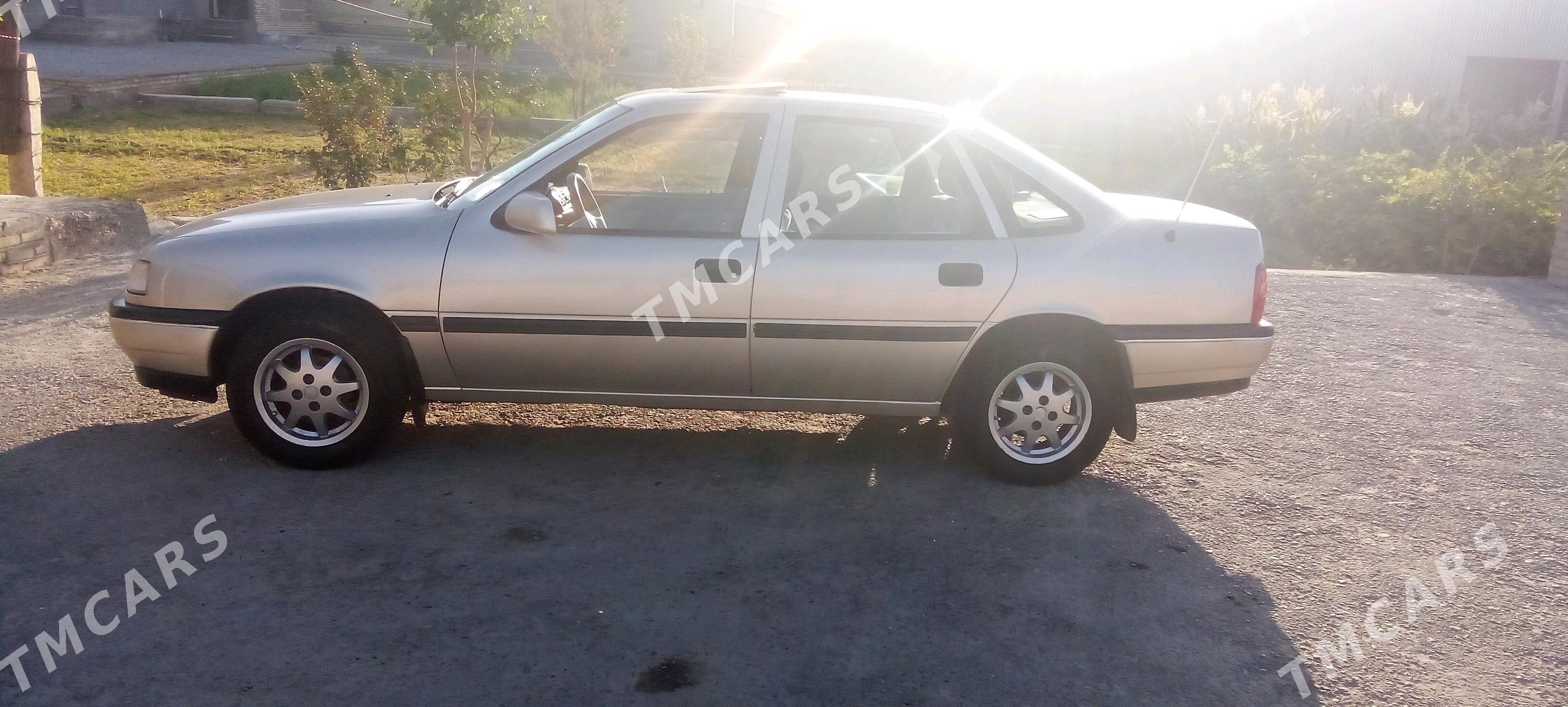Opel Vectra 1991 - 35 000 TMT - Mary - img 3