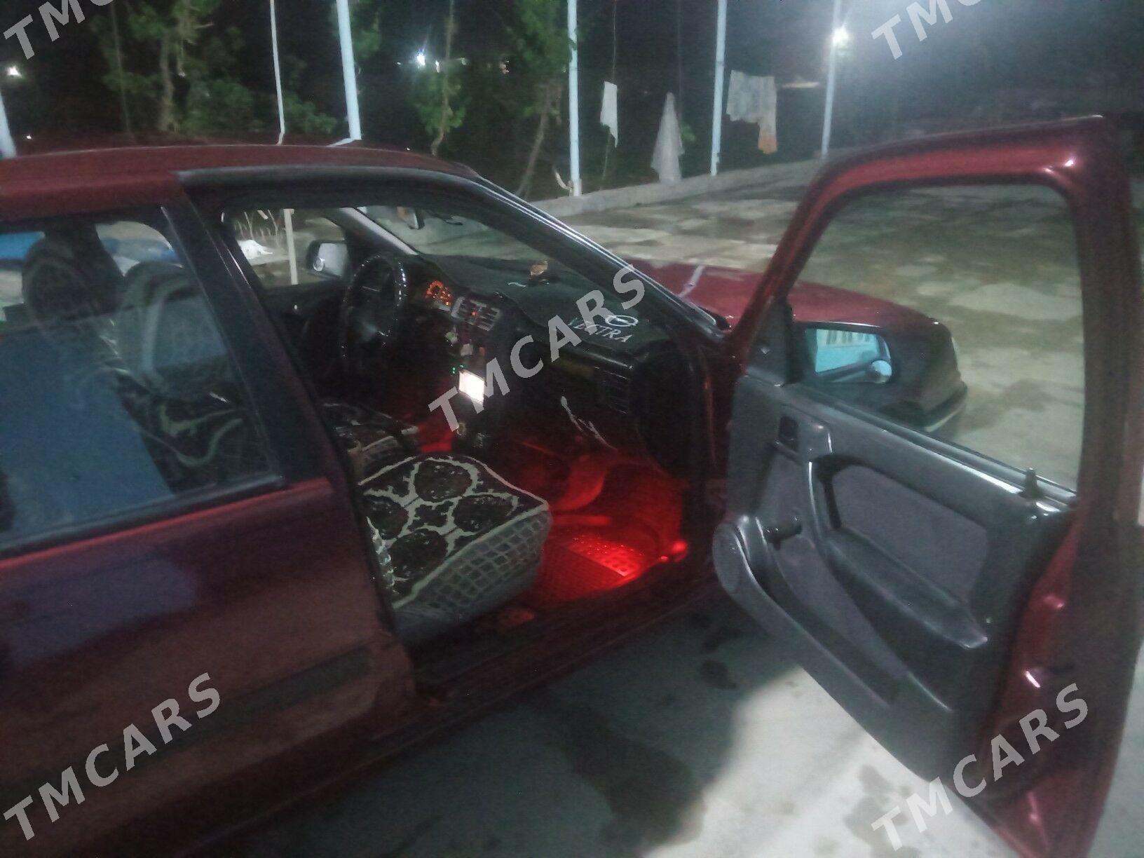 Opel Vectra 1989 - 25 000 TMT - Чарджоу - img 2