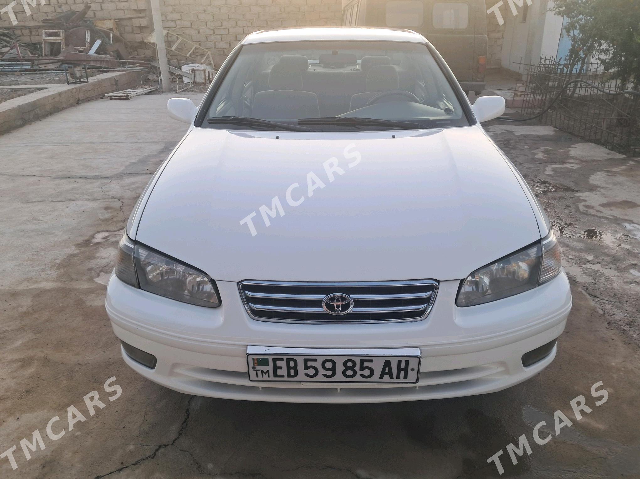 Toyota Camry 2000 - 128 000 TMT - Теджен - img 2