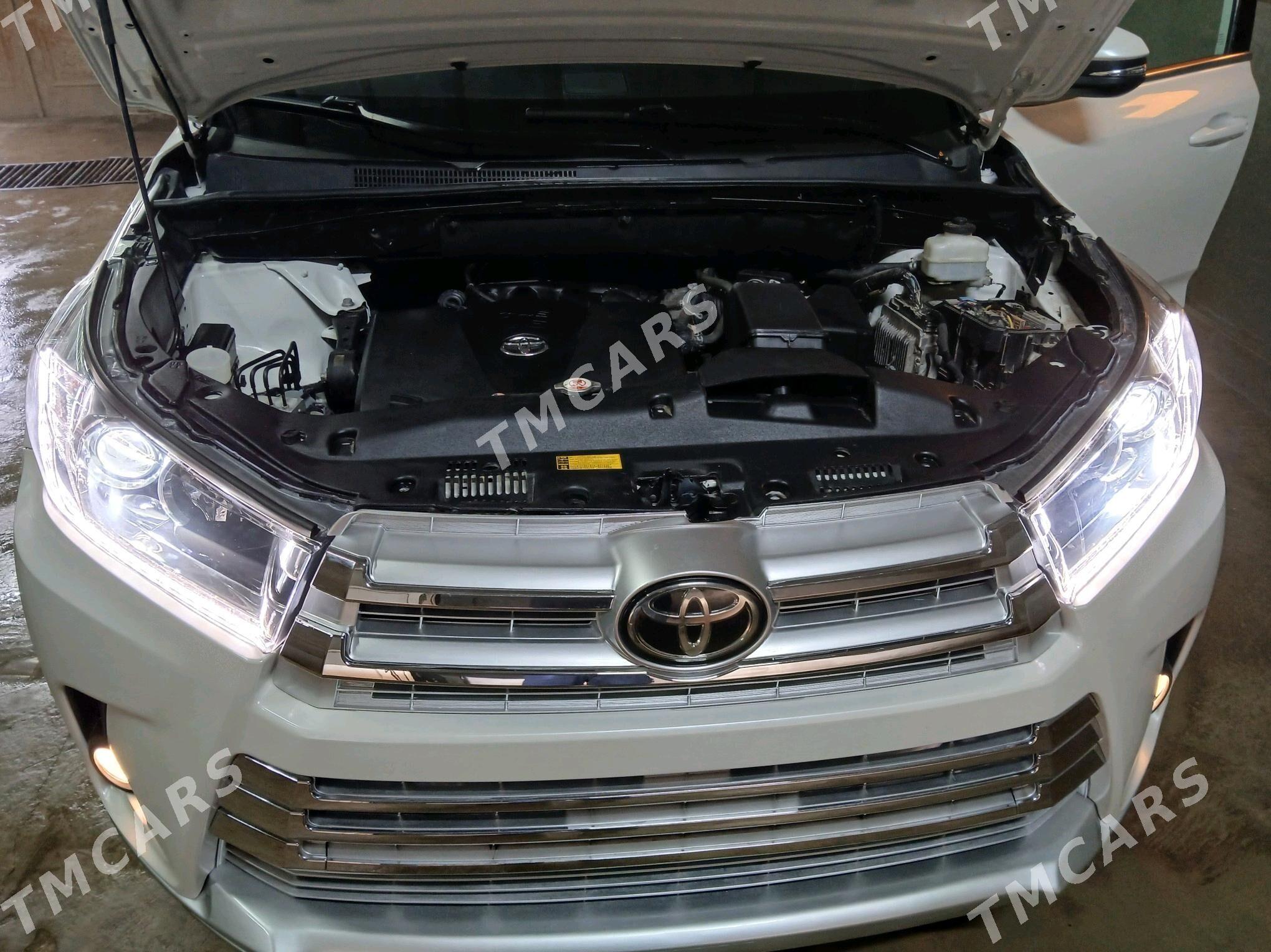 Toyota Highlander 2018 - 400 000 TMT - Гурбансолтан Едже - img 3