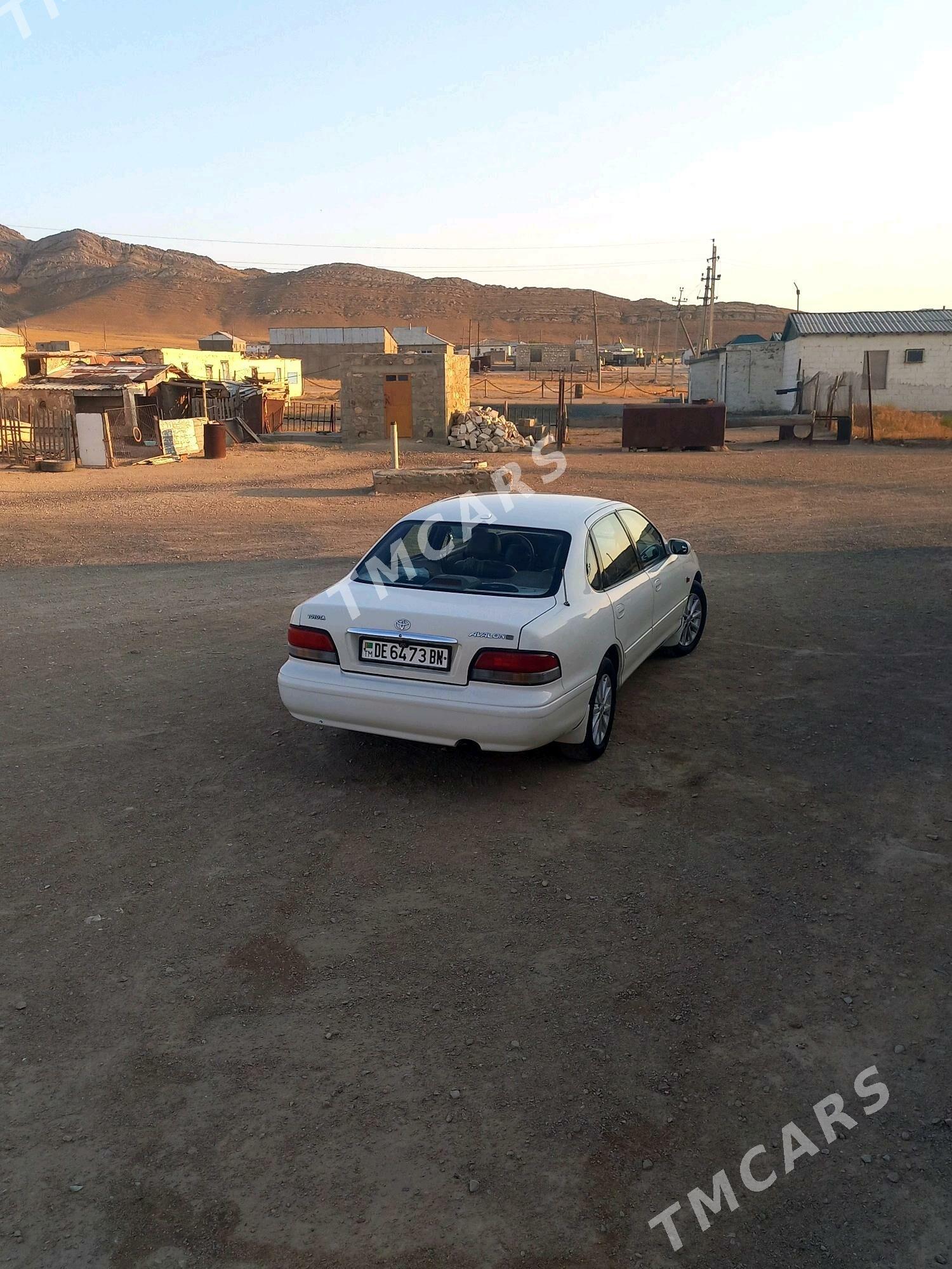 Toyota Avalon 1996 - 120 000 TMT - Jebel - img 2