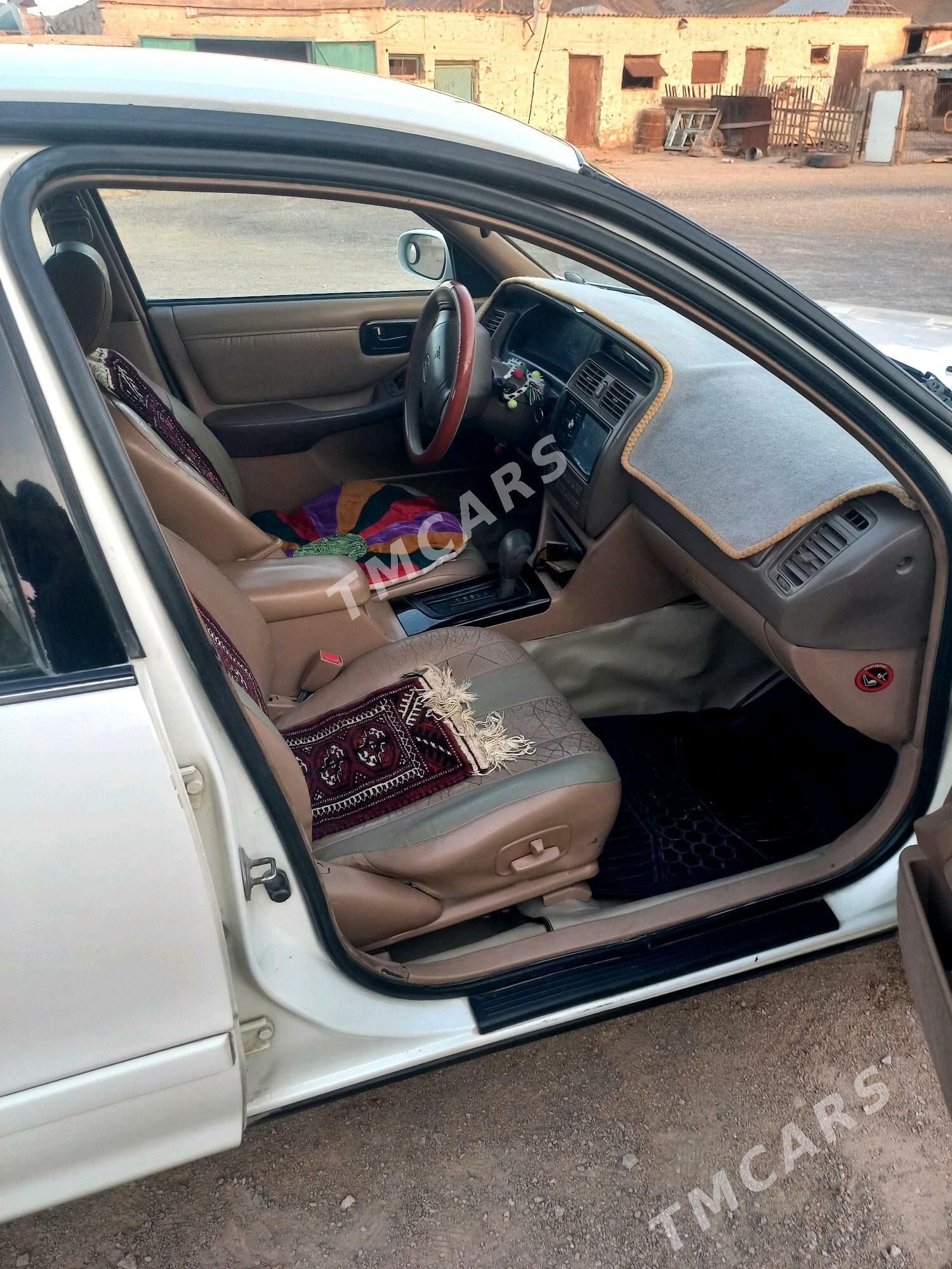 Toyota Avalon 1996 - 120 000 TMT - Jebel - img 4