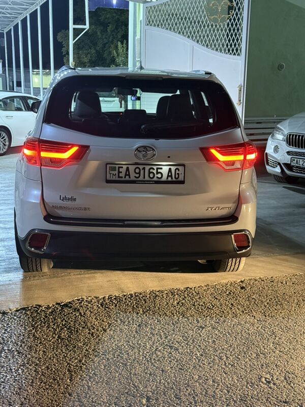 Toyota Highlander 2018 - 450 000 TMT - Aşgabat - img 7