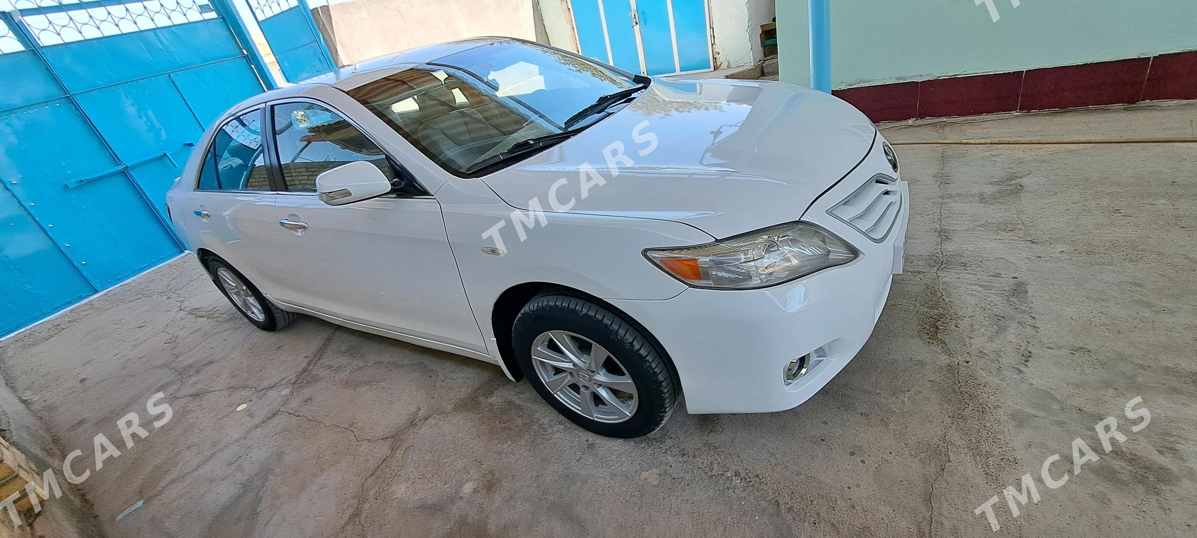 Toyota Camry 2010 - 140 000 TMT - Теджен - img 4