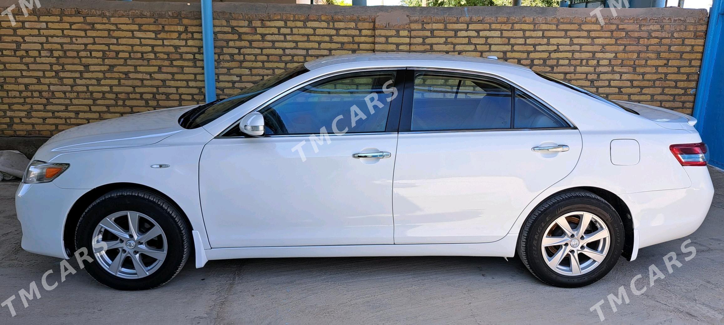 Toyota Camry 2010 - 140 000 TMT - Теджен - img 5