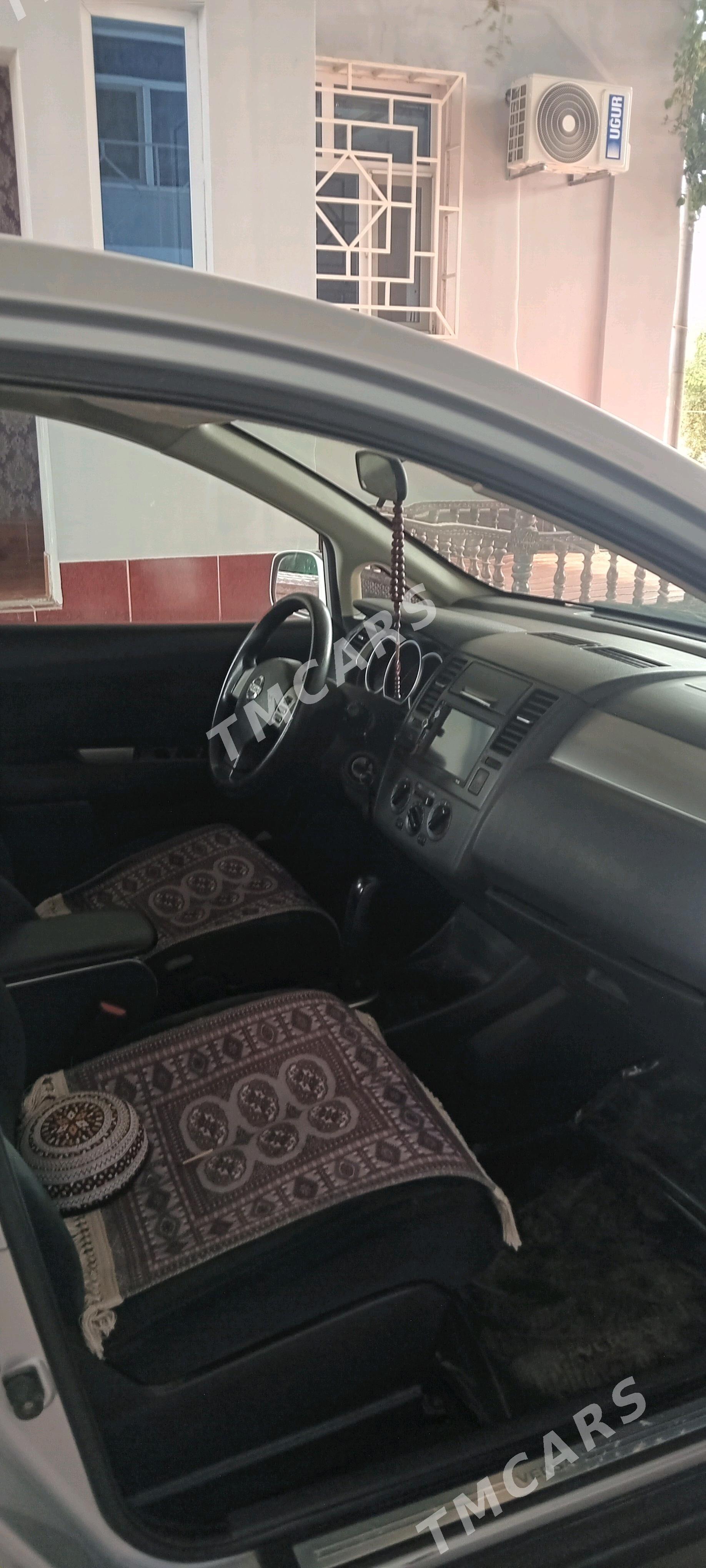 Nissan Versa 2010 - 130 000 TMT - Гарадамак - img 6
