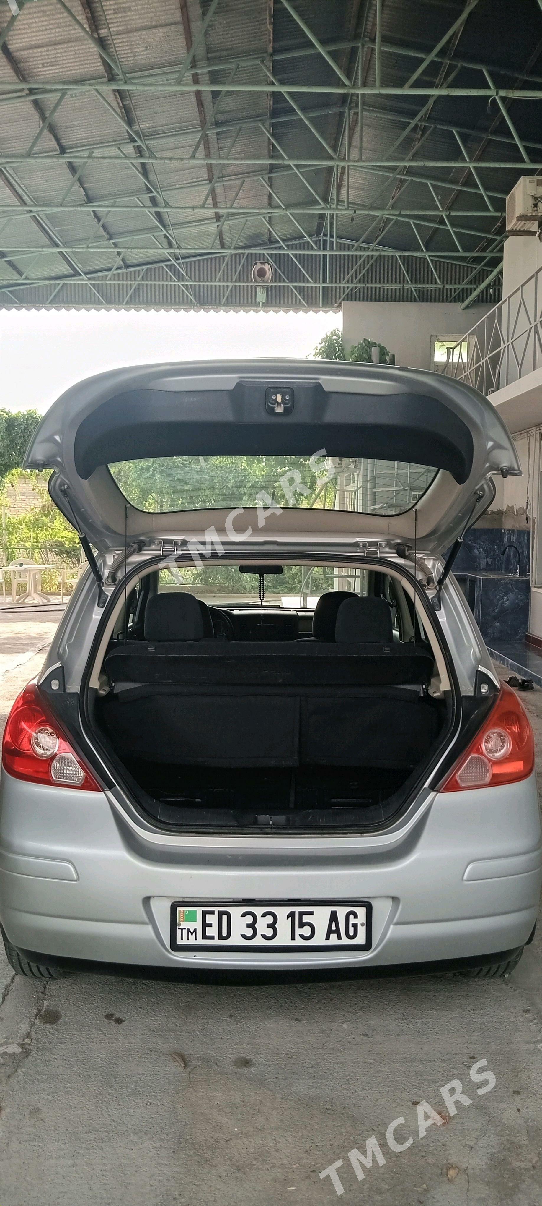 Nissan Versa 2010 - 130 000 TMT - Гарадамак - img 4