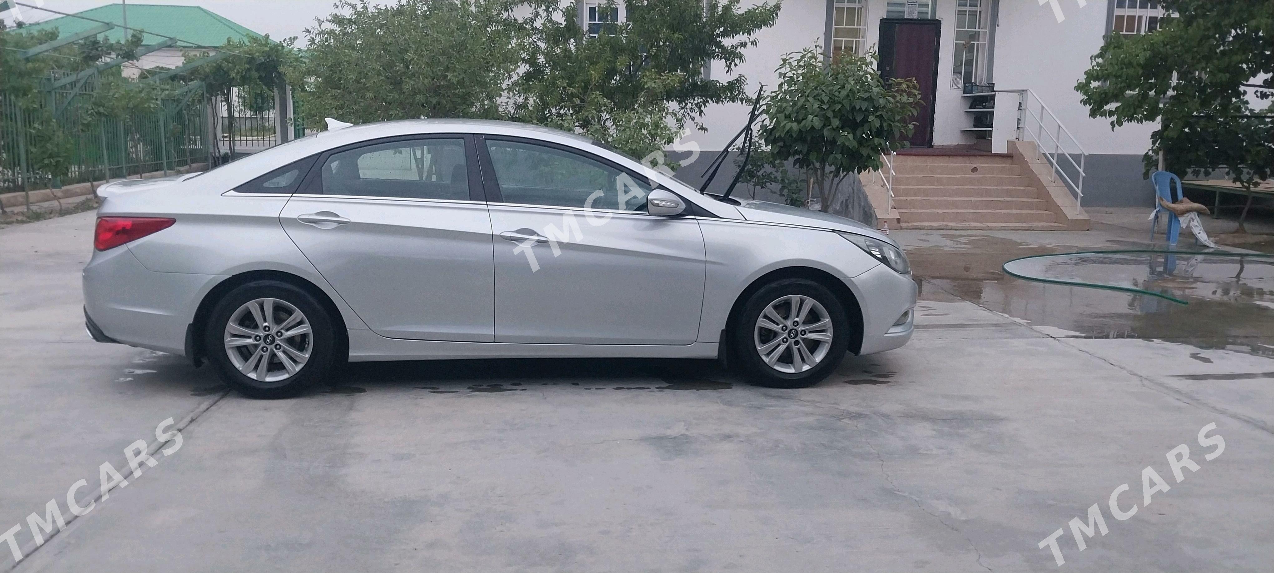 Hyundai Sonata 2010 - 145 000 TMT - Тязе заман - img 3