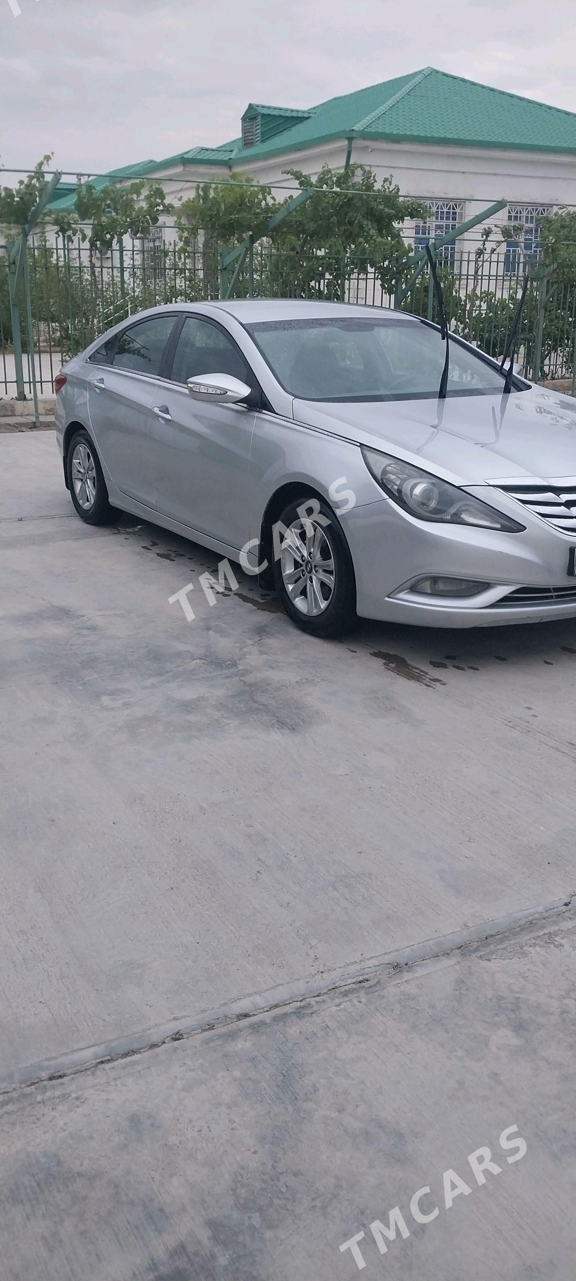 Hyundai Sonata 2010 - 145 000 TMT - Тязе заман - img 5