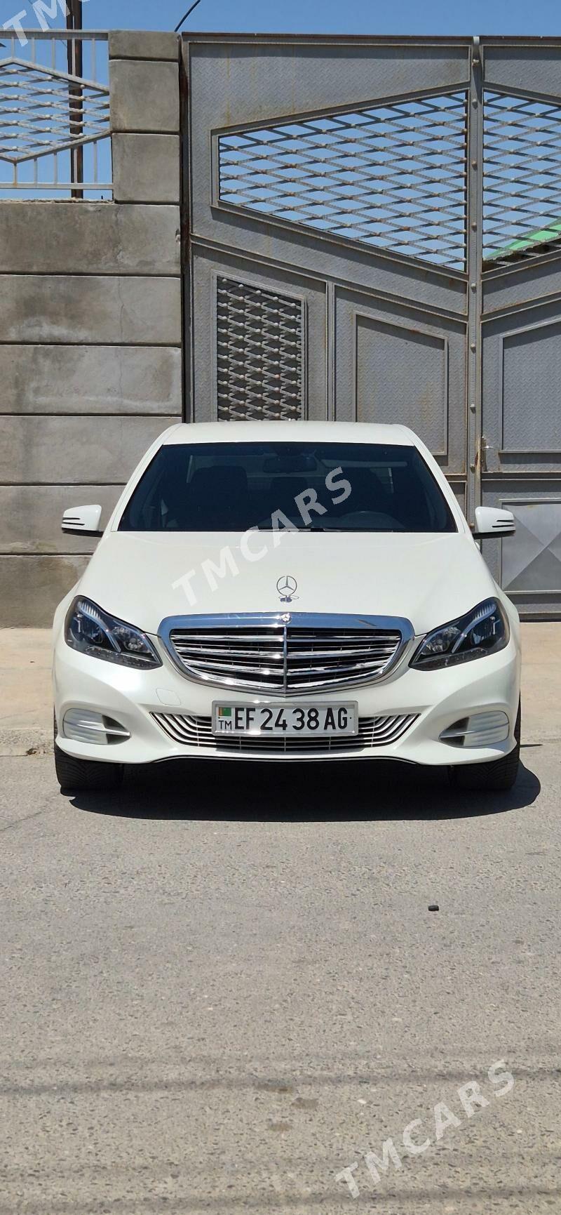 Mercedes-Benz E300 2014 - 440 000 TMT - Бузмеин - img 5