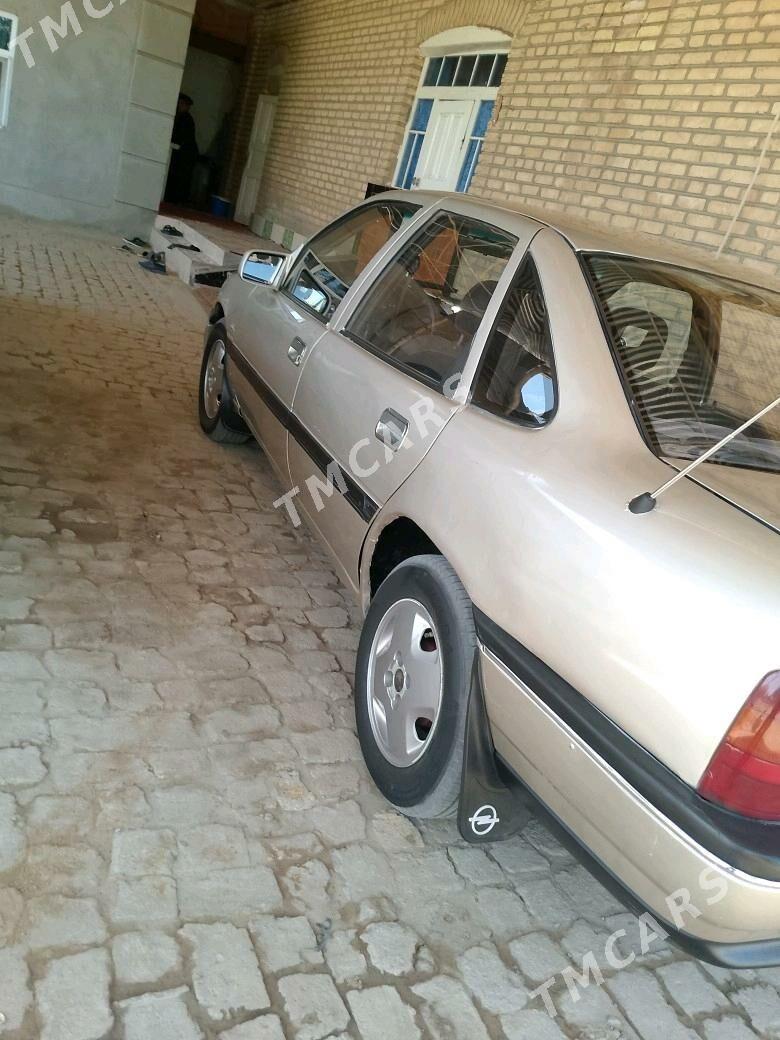 Opel Vectra 1990 - 24 000 TMT - Mary - img 5
