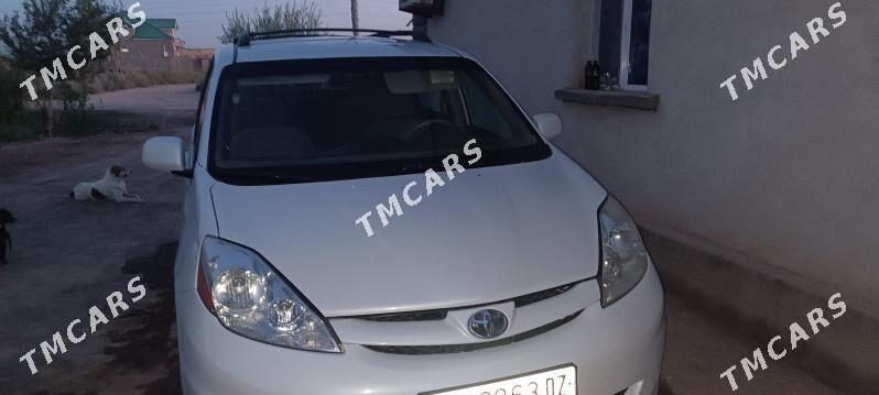 Toyota Sienna 2008 - 190 000 TMT - Шабатский этрап - img 3