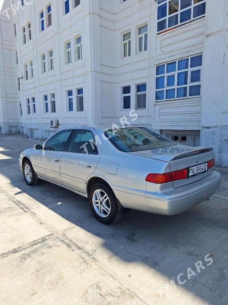 Toyota Camry 2001 - 160 000 TMT - Дашогуз - img 3