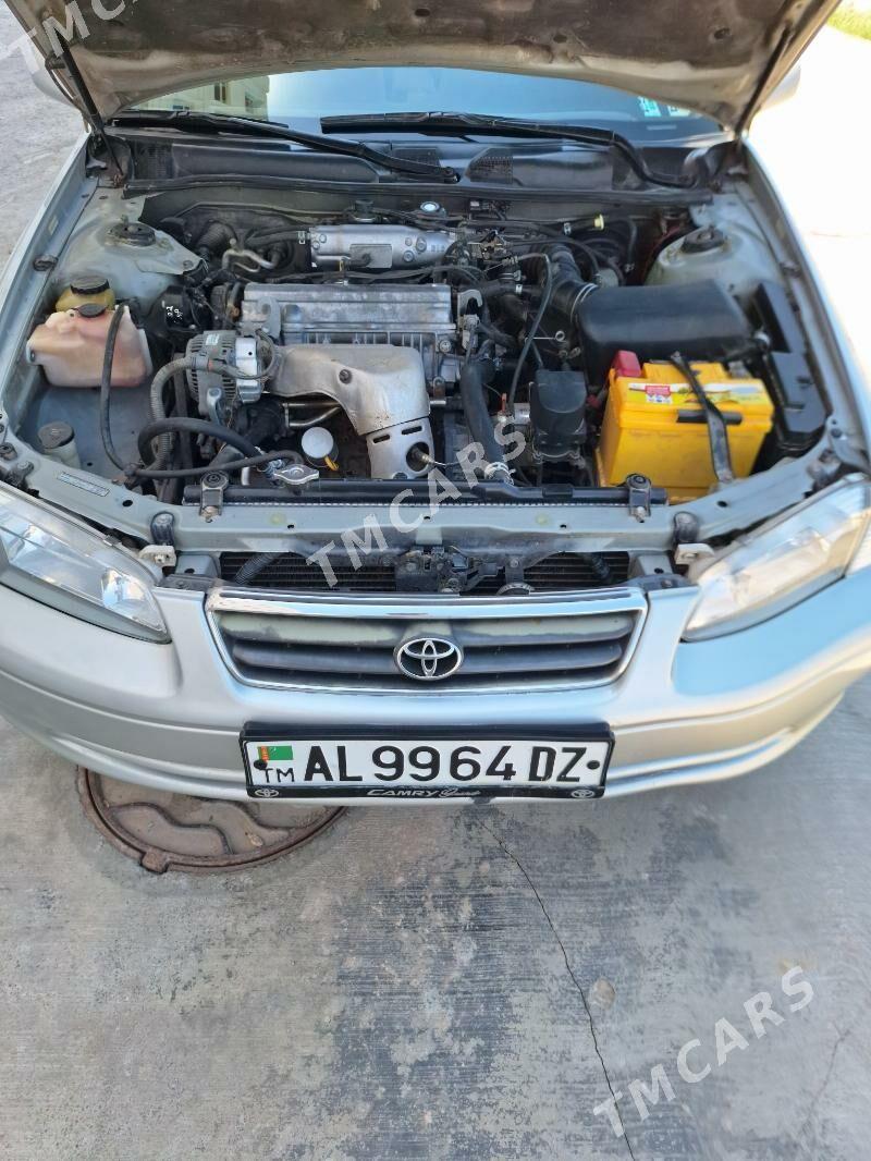 Toyota Camry 2001 - 160 000 TMT - Дашогуз - img 7