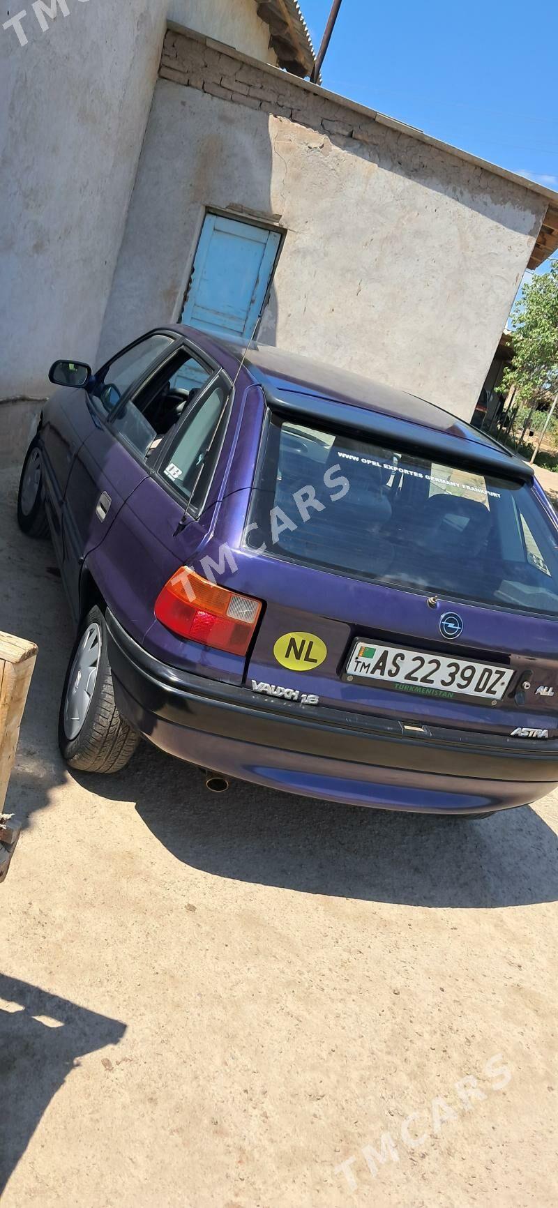Opel Astra 1993 - 31 000 TMT - Губадаг - img 2