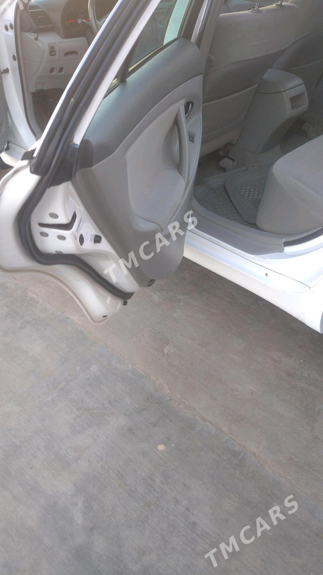Toyota Camry 2010 - 220 000 TMT - Baýramaly - img 9