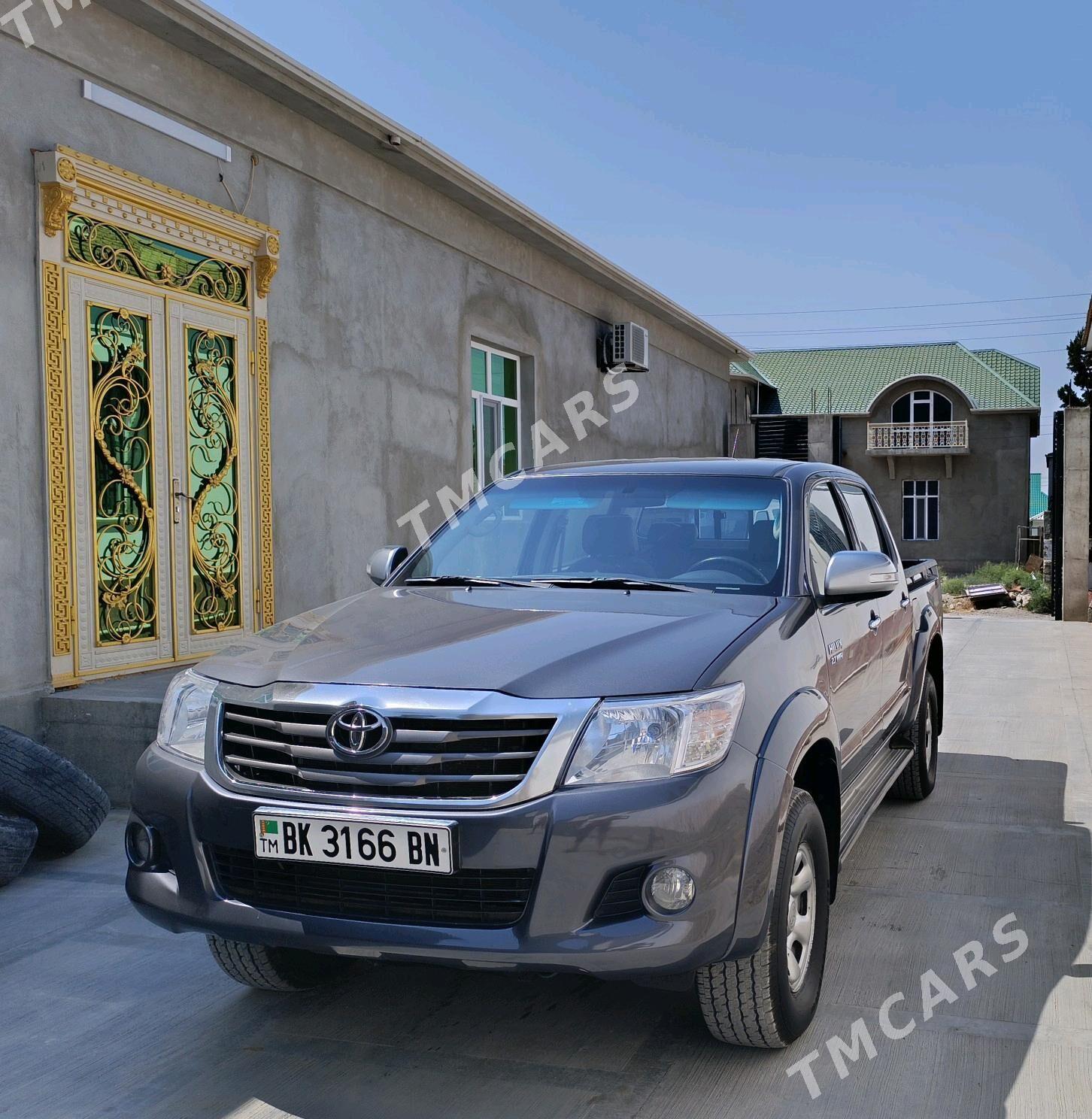 Toyota Hilux 2013 - 325 000 TMT - Balkanabat - img 3