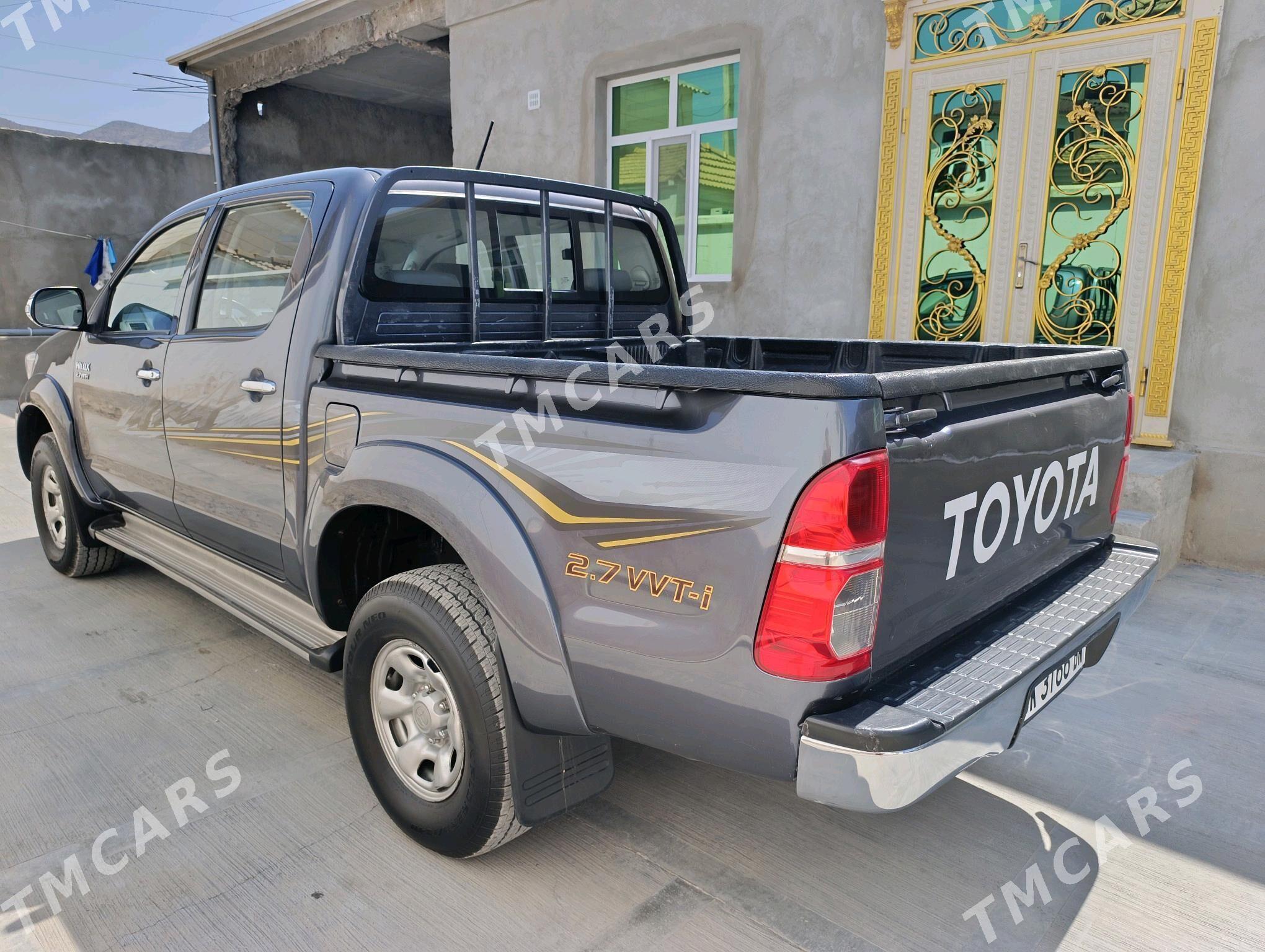 Toyota Hilux 2013 - 325 000 TMT - Balkanabat - img 5