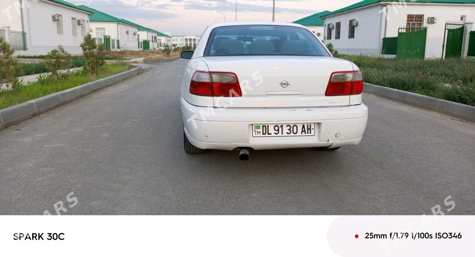 Opel Omega 2001 - 43 000 TMT - Bäherden - img 5