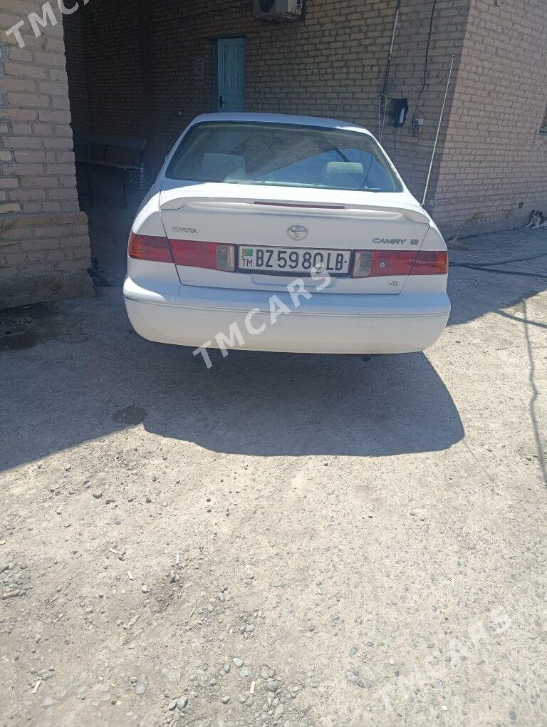 Toyota Camry 1999 - 130 000 TMT - Дянев - img 2