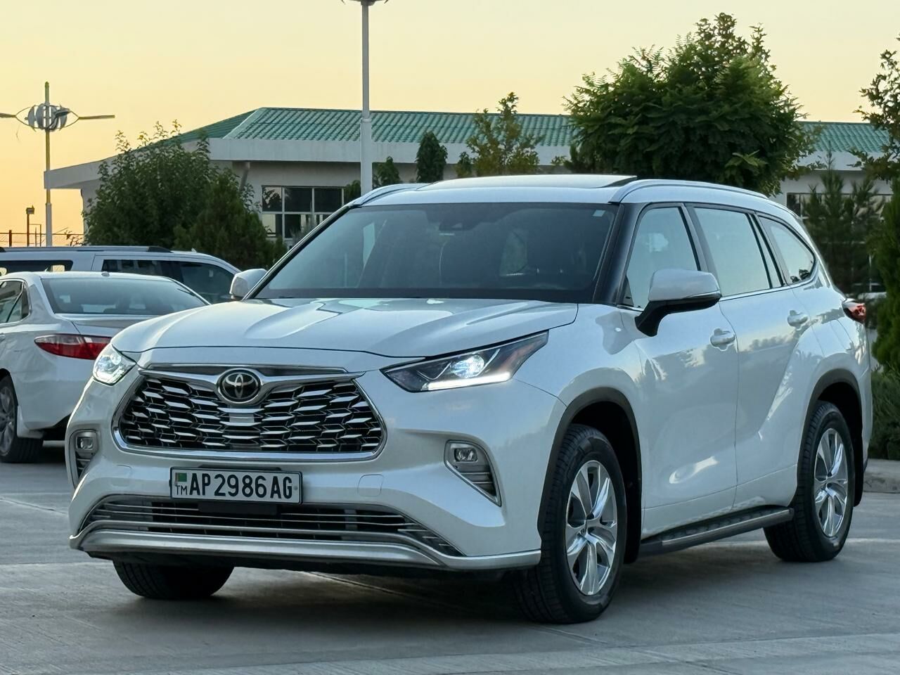 Toyota Highlander 2021 - 588 000 TMT - Ашхабад - img 3