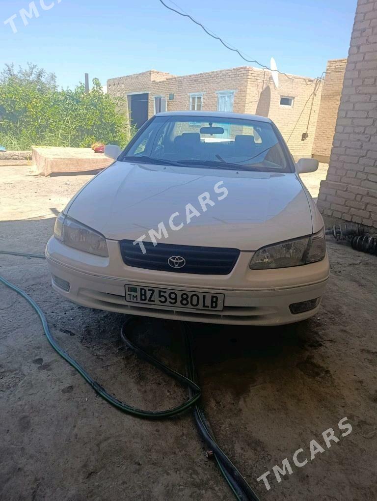 Toyota Camry 1999 - 130 000 TMT - Дянев - img 3