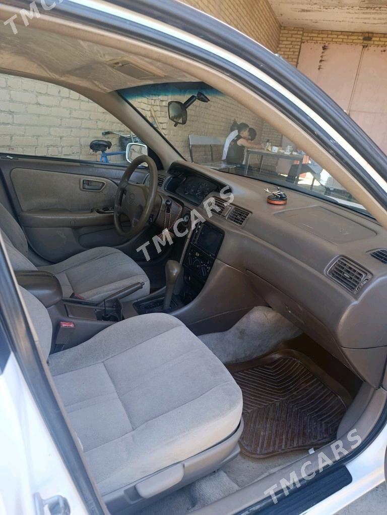 Toyota Camry 1999 - 130 000 TMT - Дянев - img 5