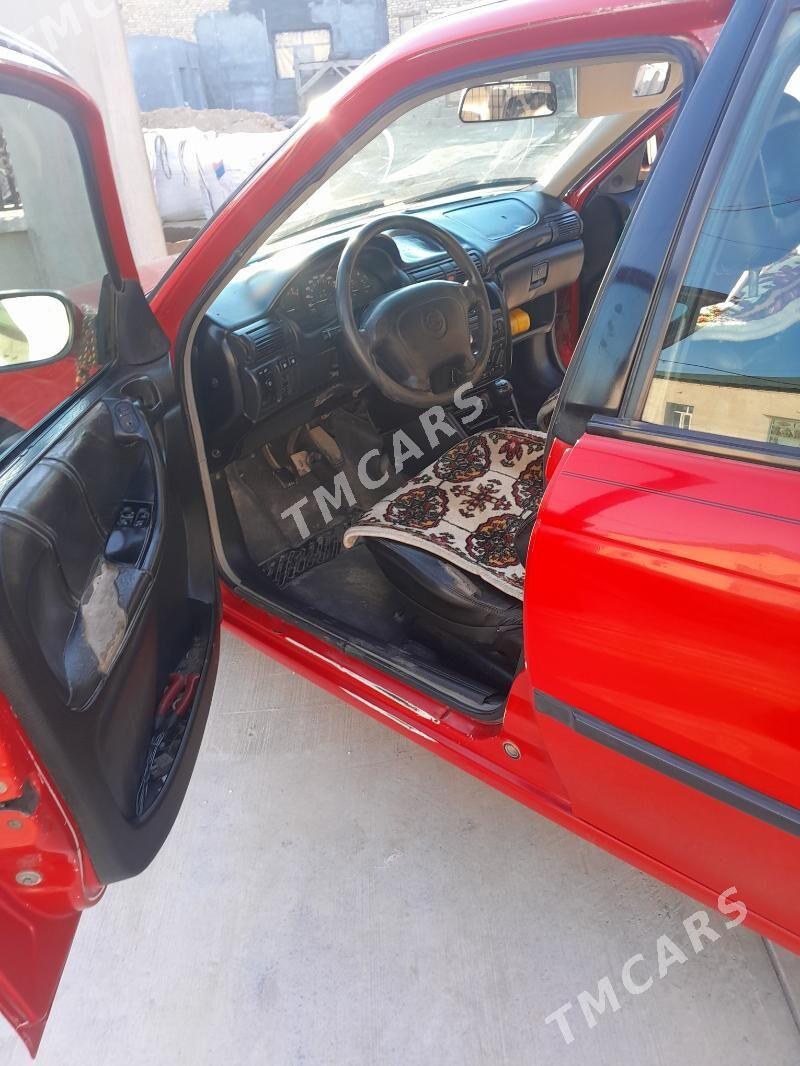 Opel Astra 1996 - 46 000 TMT - Гурбансолтан Едже - img 3