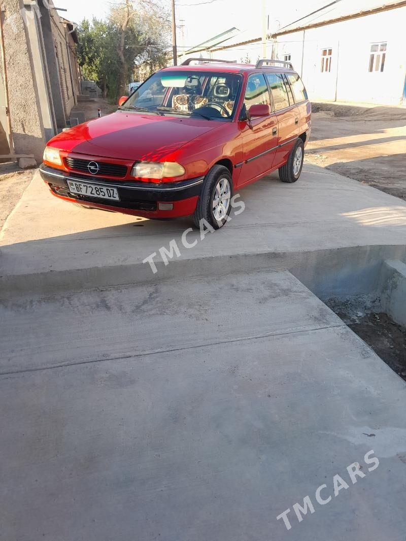 Opel Astra 1996 - 46 000 TMT - Гурбансолтан Едже - img 4