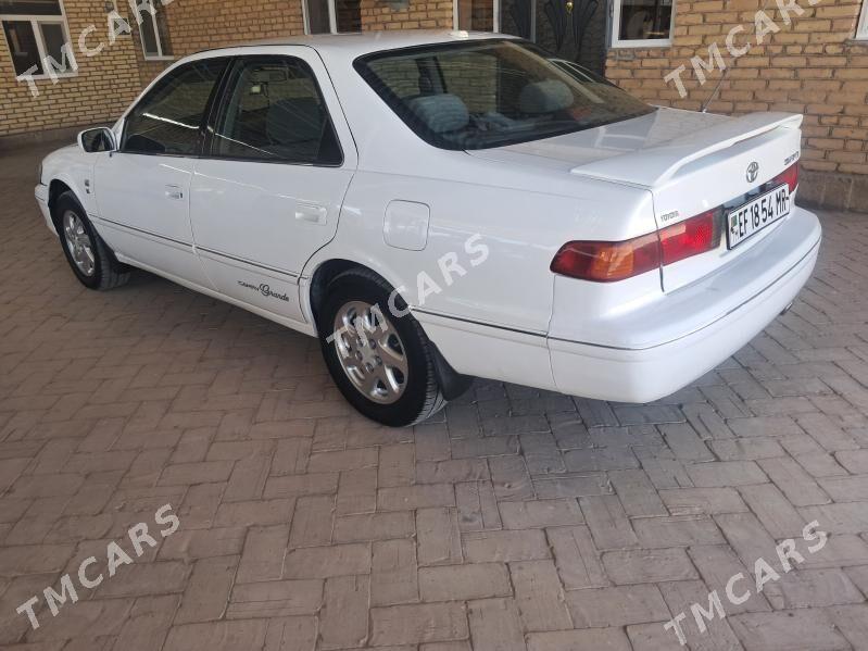 Toyota Camry 2000 - 125 000 TMT - Байрамали - img 4