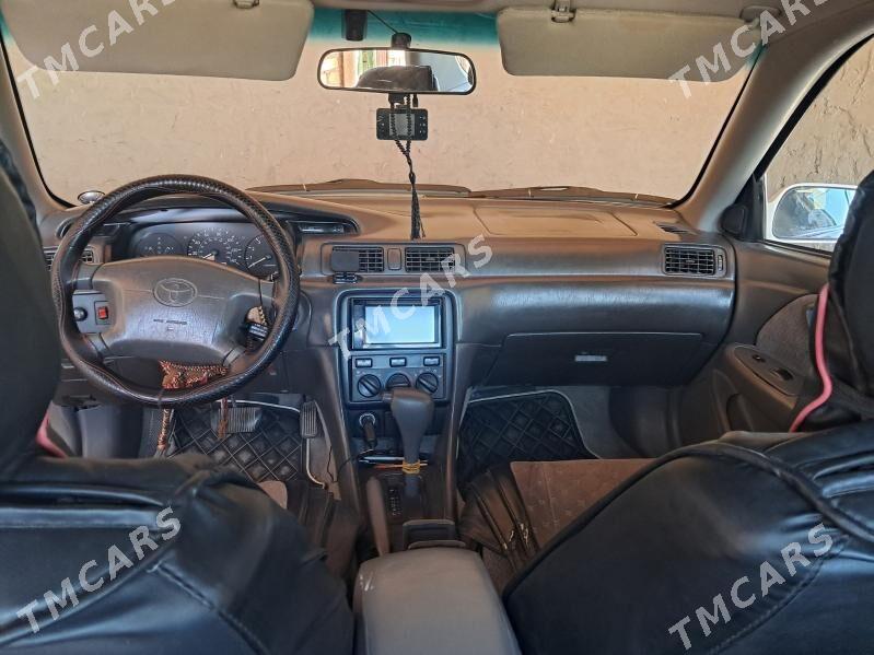 Toyota Camry 2000 - 125 000 TMT - Байрамали - img 2
