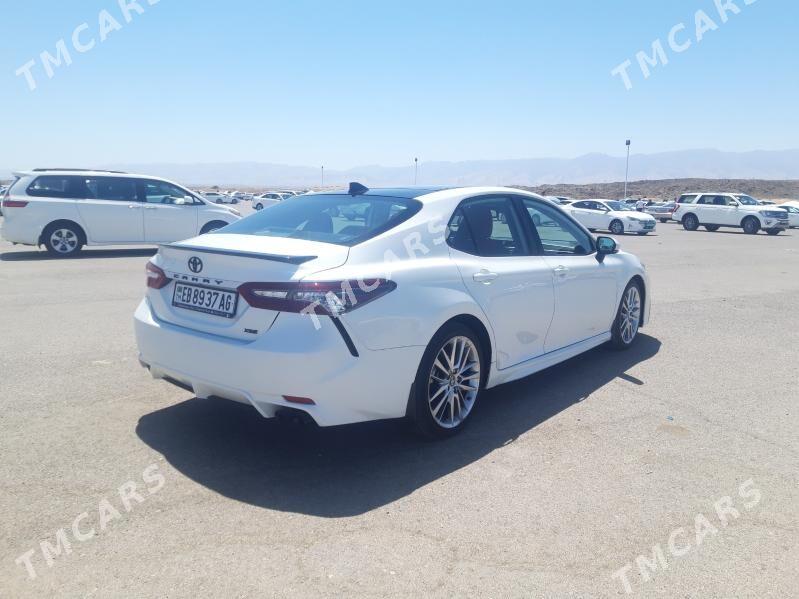 Toyota Camry 2020 - 325 000 TMT - Бузмеин - img 4