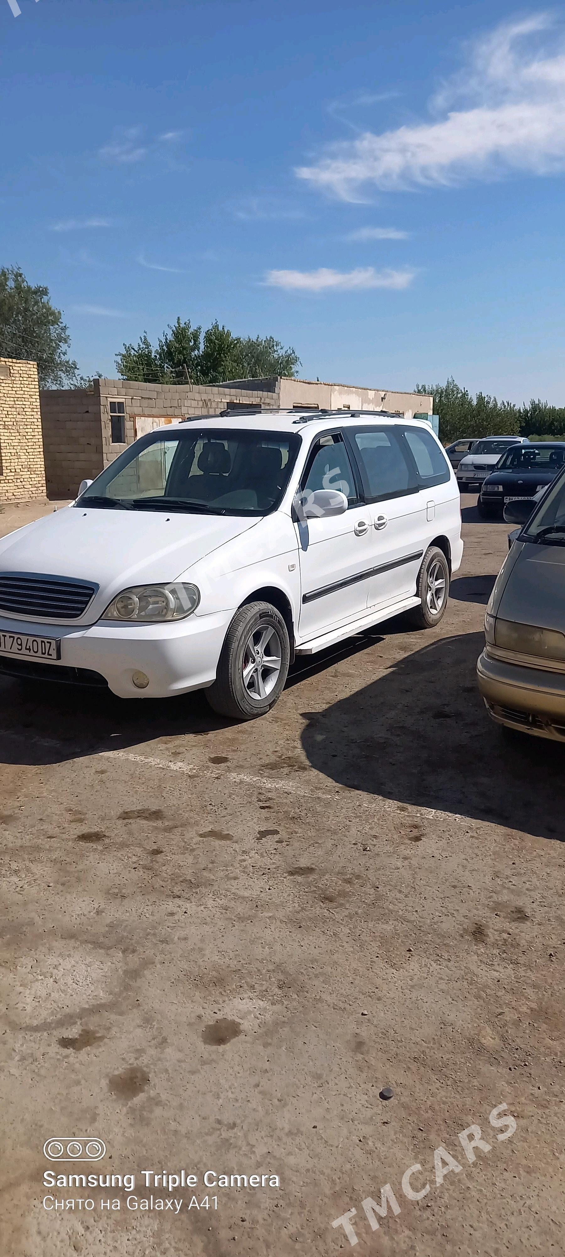 Kia Carnival 2002 - 75 000 TMT - Akdepe - img 4