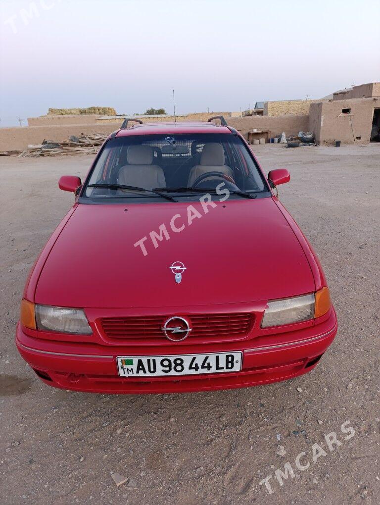 Opel Astra 1996 - 38 000 TMT - Darganata - img 5